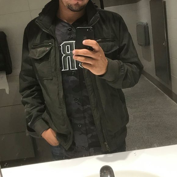 Meet your Posher, Andres - Picture 1 of 1